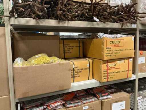 Partia różnych gumek 1kg na worek (170x)