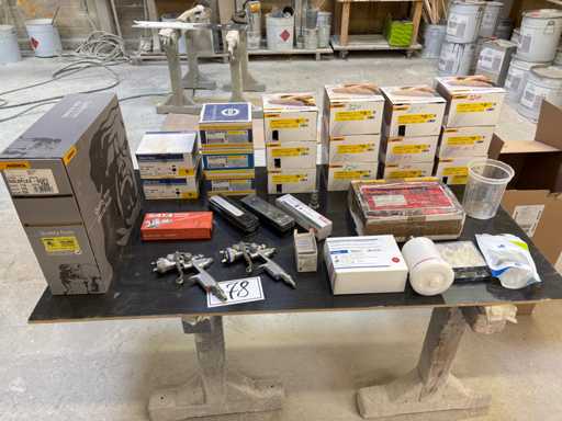 Fucili SATA JET 1000 B Cup e carta vetrata