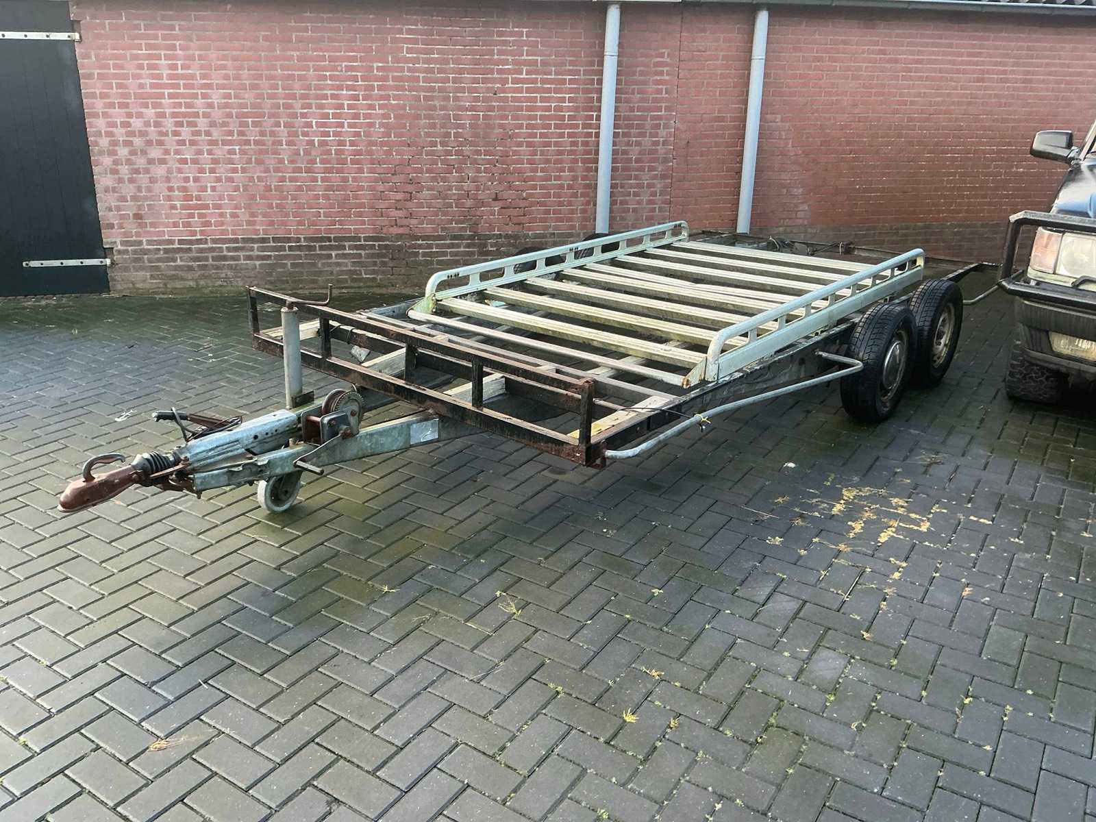 Trailer chassis