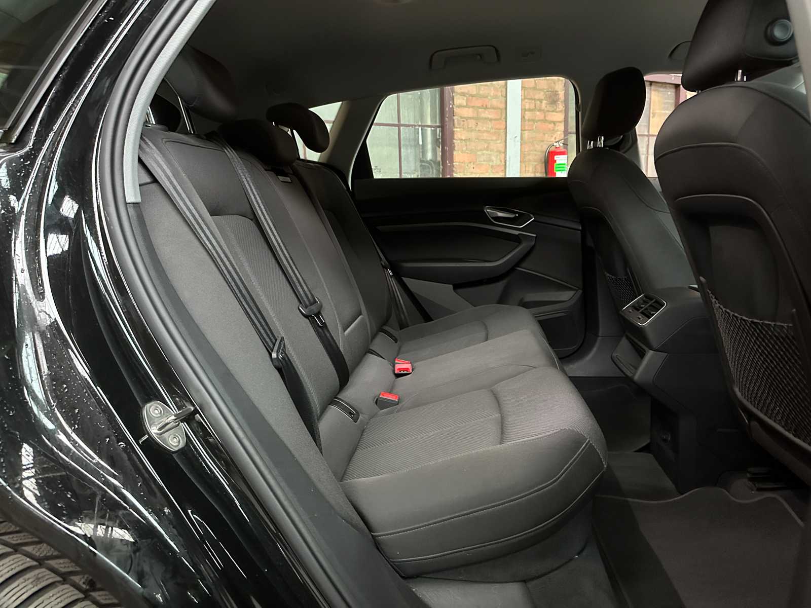 Audi e-tron 50 Quattro Edition 71 kWh 313pk 2020 (Origineel-NL + 1e Eigenaar), J-904-HF