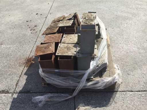 Metall-Fußstützen für Stangen und Wandanker (42 x)