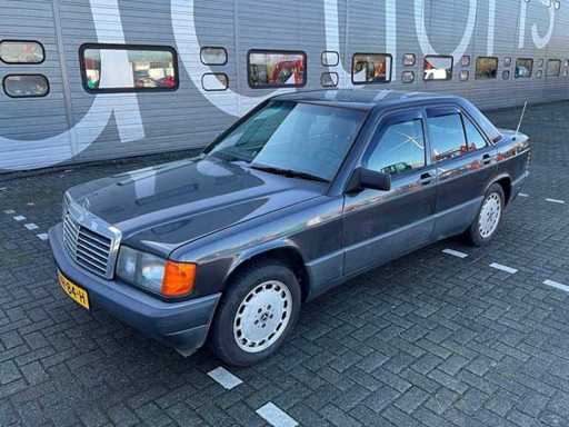 Mercedes-Benz 190E 2.0 voiture voyageurs JVR-84-H 1989