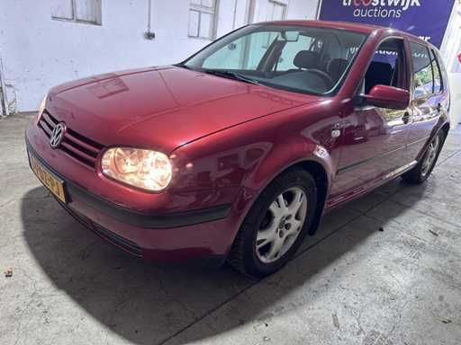 Volkswagen - Golf - 1.4-16V Trendline - 74-DZ-PJ