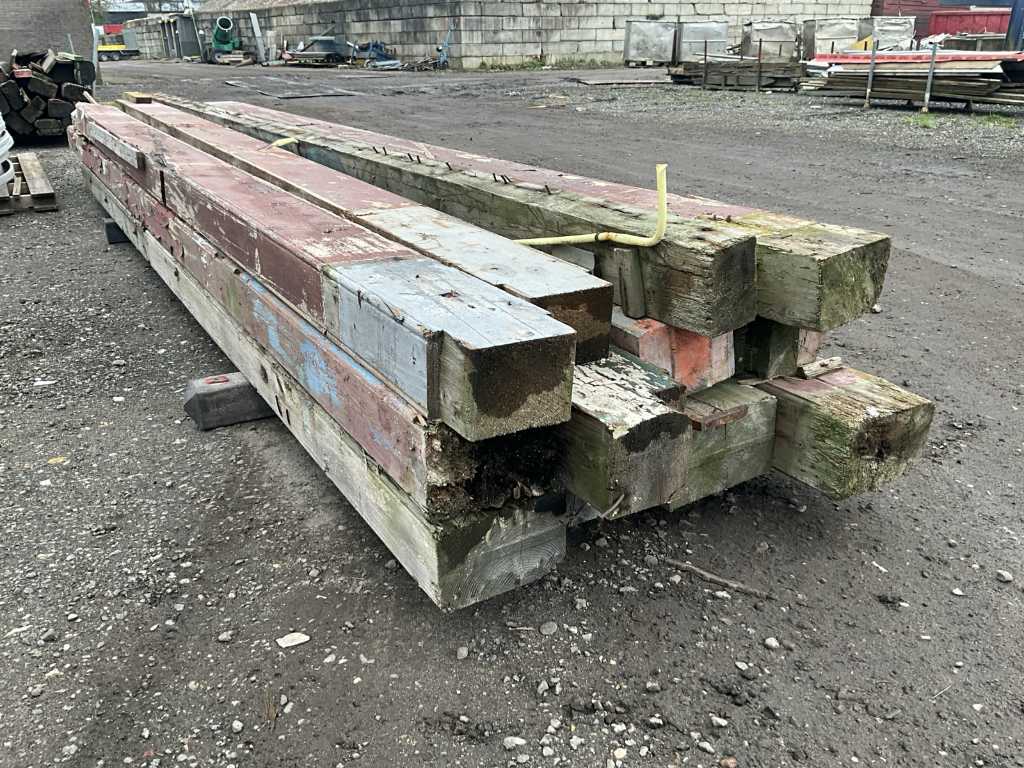 Scrap wood beam (11x)