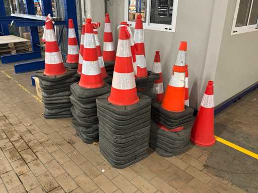 Batch of Elba traffic cones