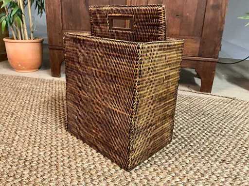 Porte-parapluie en osier