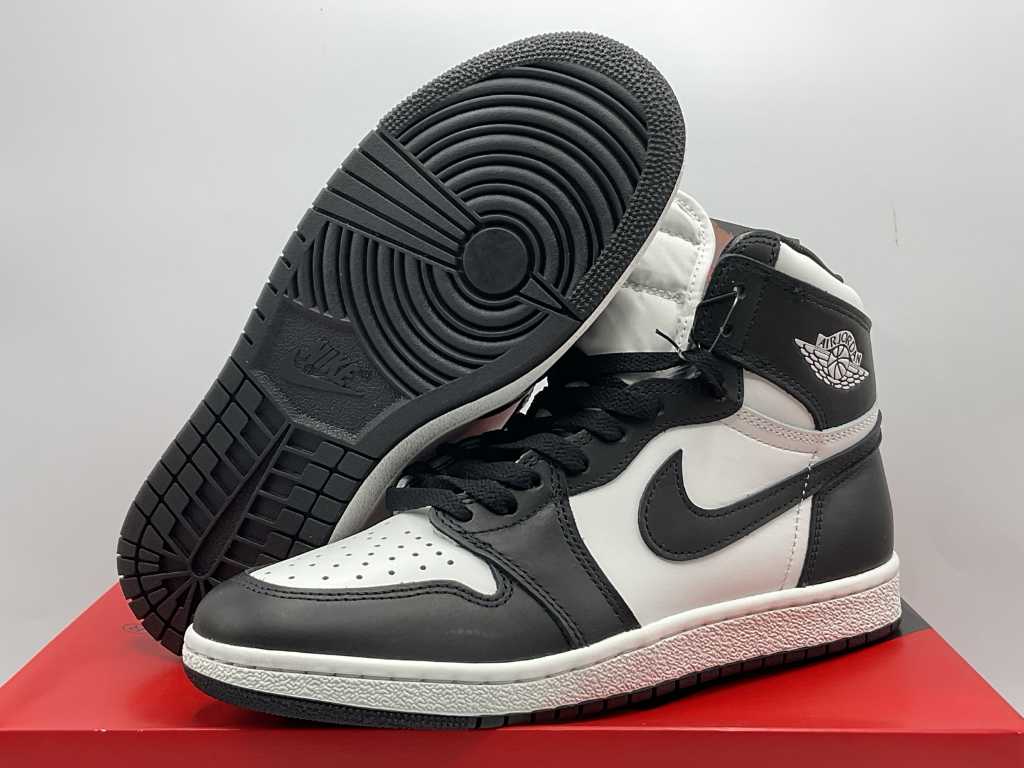 Nike Air Jordan 1 High ‘85 Black White Sneakers 42 1/2