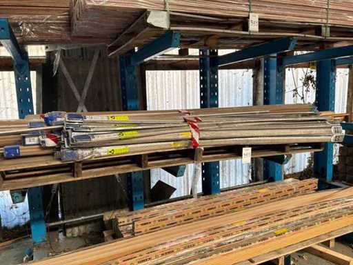 Diverse profiluri de finisaj și colțuri și plinte