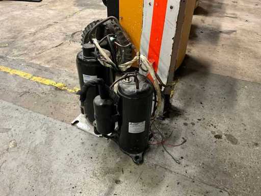 Mitsubishi Air conditioning compressor (2x)