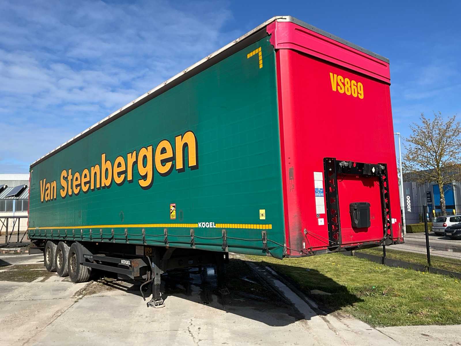 2019 KÖGEL SN 24 Curtainsider-Sattelauflieger