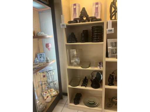 Divers piédestaux + miroirs de présentation et supports de plaque