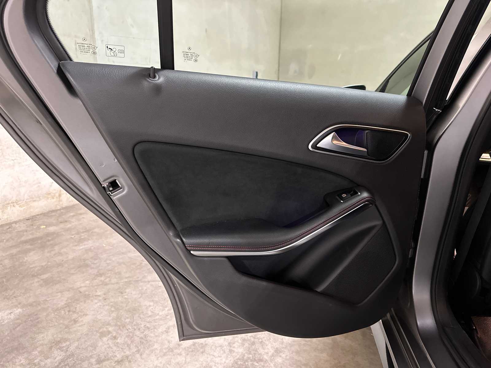 Mercedes-Benz A45 AMG 4MATIC 381pk 2017, RK-365-F