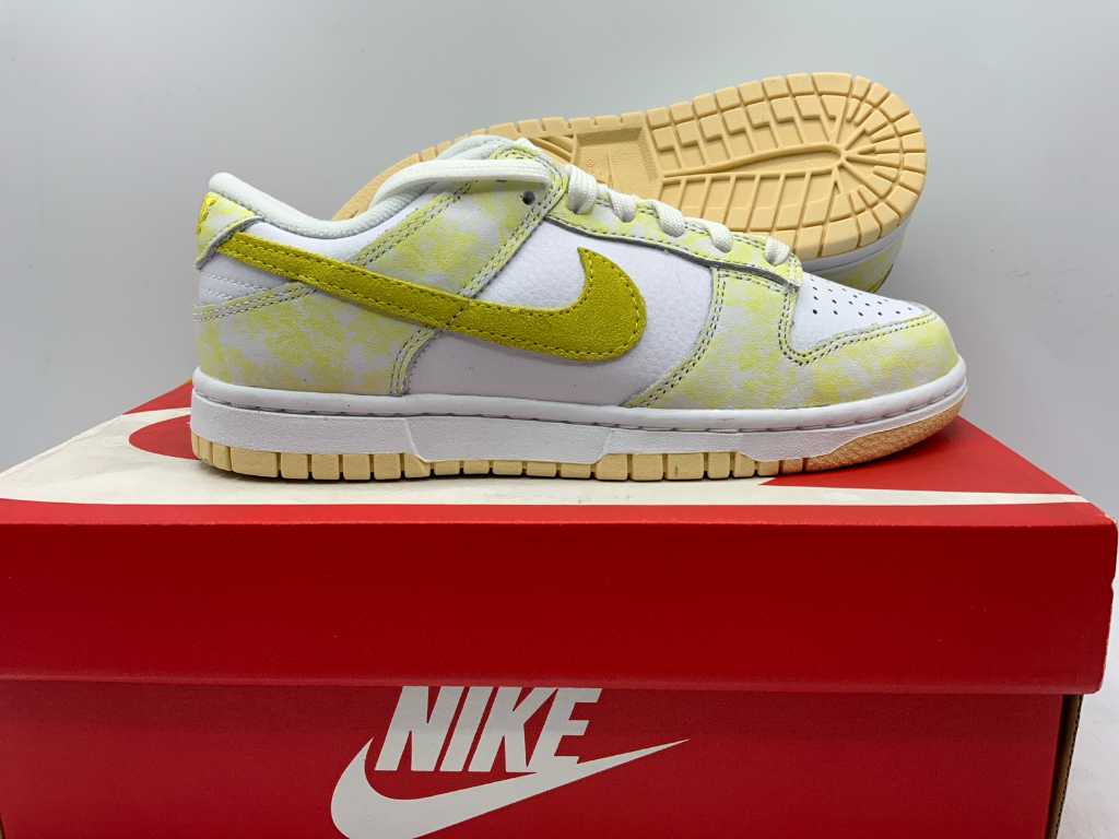 Nike Dunk Low OG Yellow Strike/Yellow Strike Sneakers 35.5