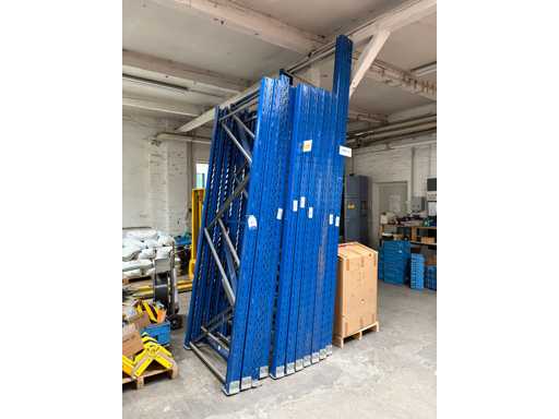   Large loti di scaffali pesanti