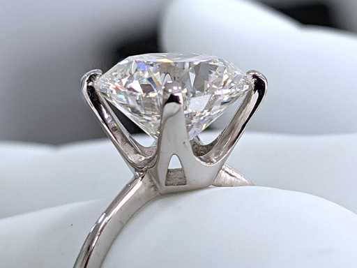 Bague en or blanc 18 carats avec diamant 5,00 ct