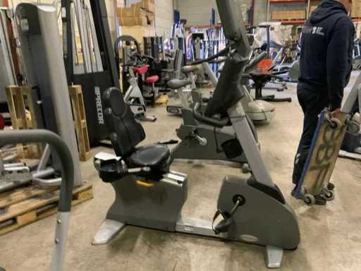 Matrix R5x Recumbent bike Home Trainer