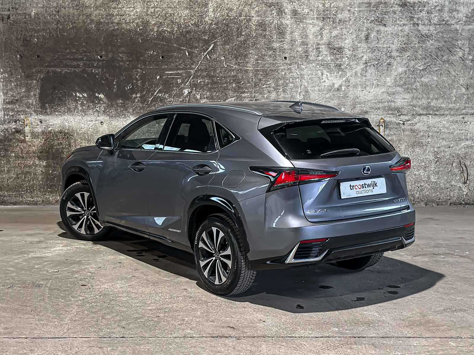 Lexus NX 300h Executive Line 2.5 AWD 184pk 2021 Plug-In Hybrid, KGK-71-F