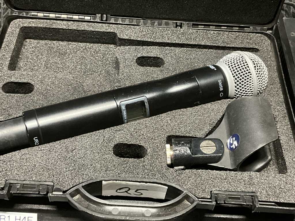 2x Microphone sans fil SHURE SM58 UHF UR2&1 avec 1 récepteur