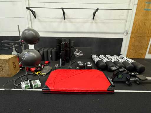 Professionele Gym- en Bokstraining Set – Inclusief Spinningfiets, Bokszakken, Fitnessmaterialen & Accessoires