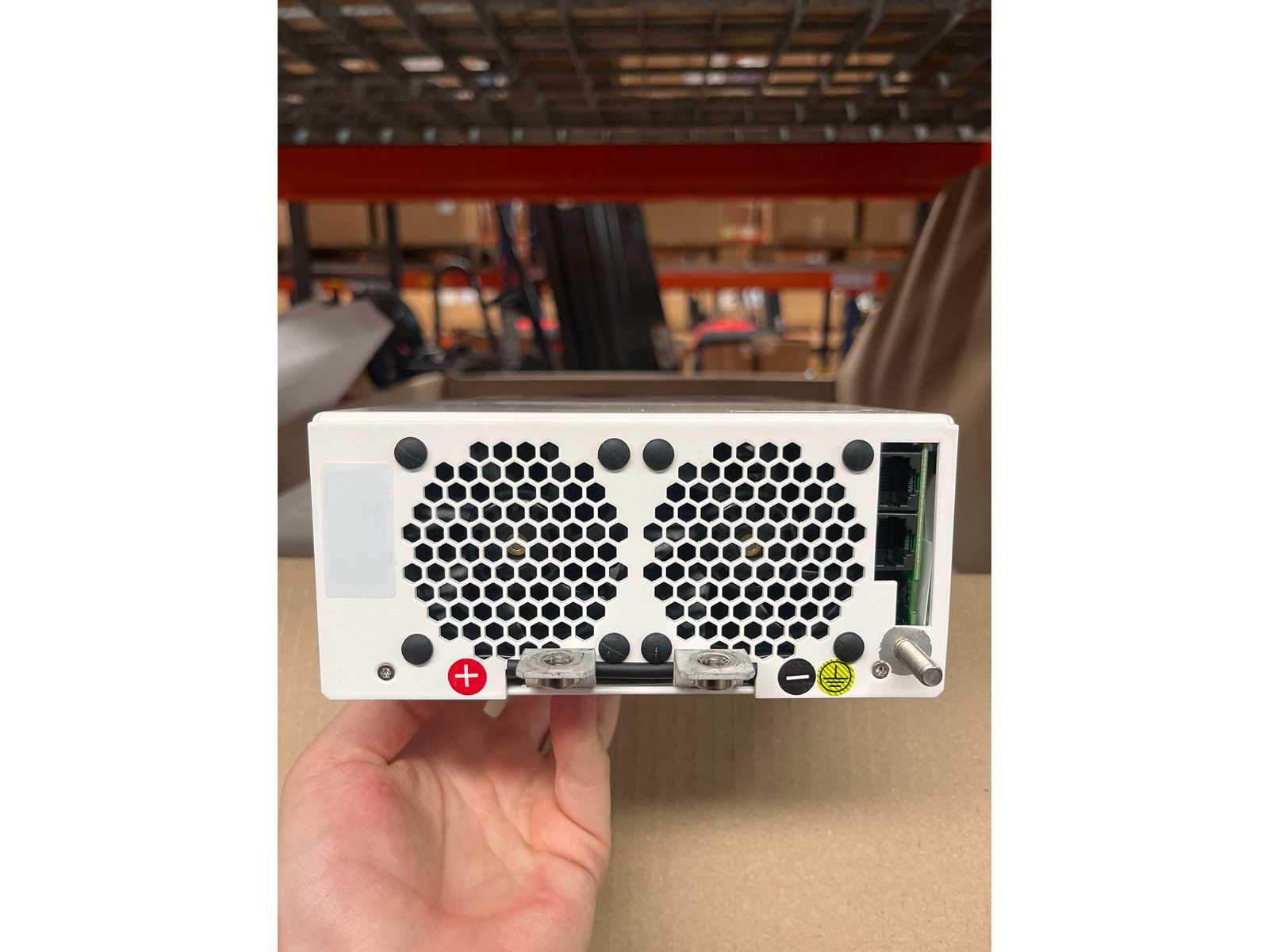 50x Bel Power Solutions DC-AC Inverter – 24INV08-230-8S579