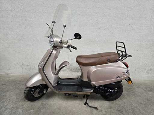 BTC - Snorscooter - Riva - 4T 25km uitvoering dvs97b