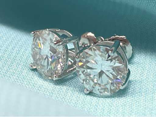 Solitair oorbellen met grote briljanten