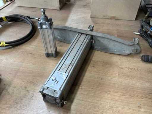 Pneumatischer Zylinder (2x)