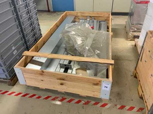 Pallet with galvanized uprights