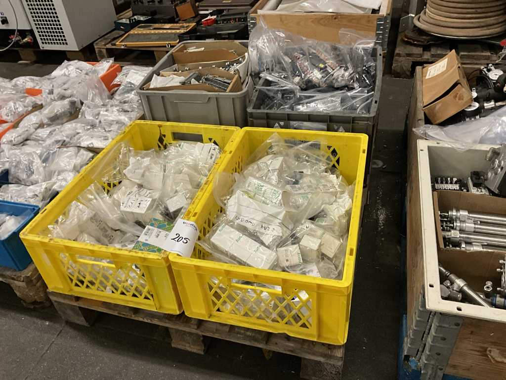 Batch of control cabinet parts