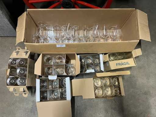 Fête - Vassille, verrerie et couverts