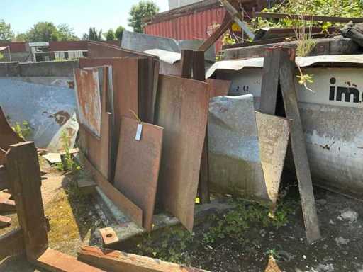 Charge von Stahlplatten