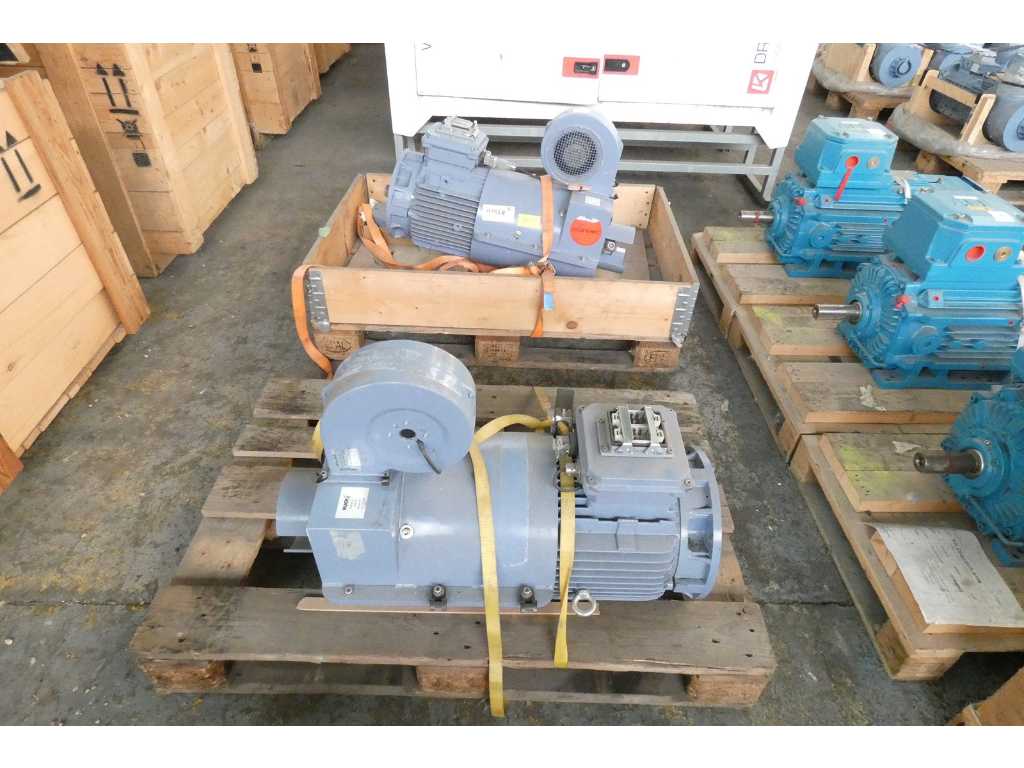 Ebmpapst/RUCKH - G2E 160-A Y50-89 270W 2280rpm / 3XM GM160-4 7.5 kW 1600rpm - Never Used Electric Motors (2x)
