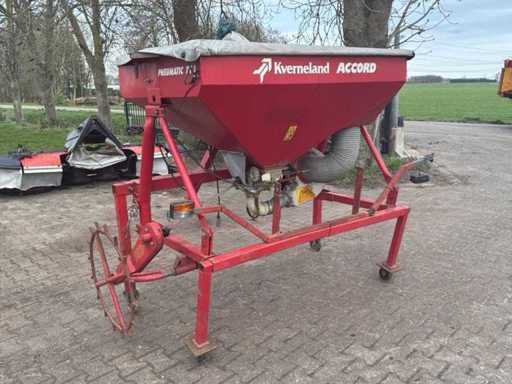 Kverneland Accord D front tank