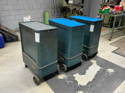 Tool trolley, with tools included (3x)