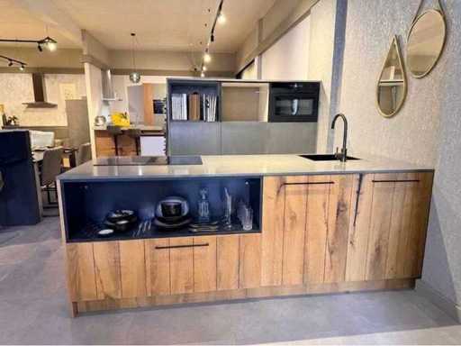 Cuisine d’exposition avec appareils électroménagers