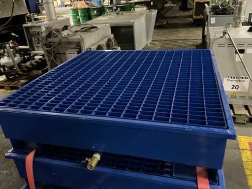 Metalowa tacka okapowa