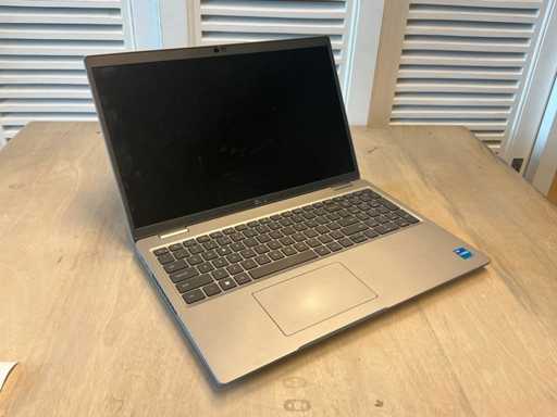 Laptop - Dell Inc. - Latitude 5520