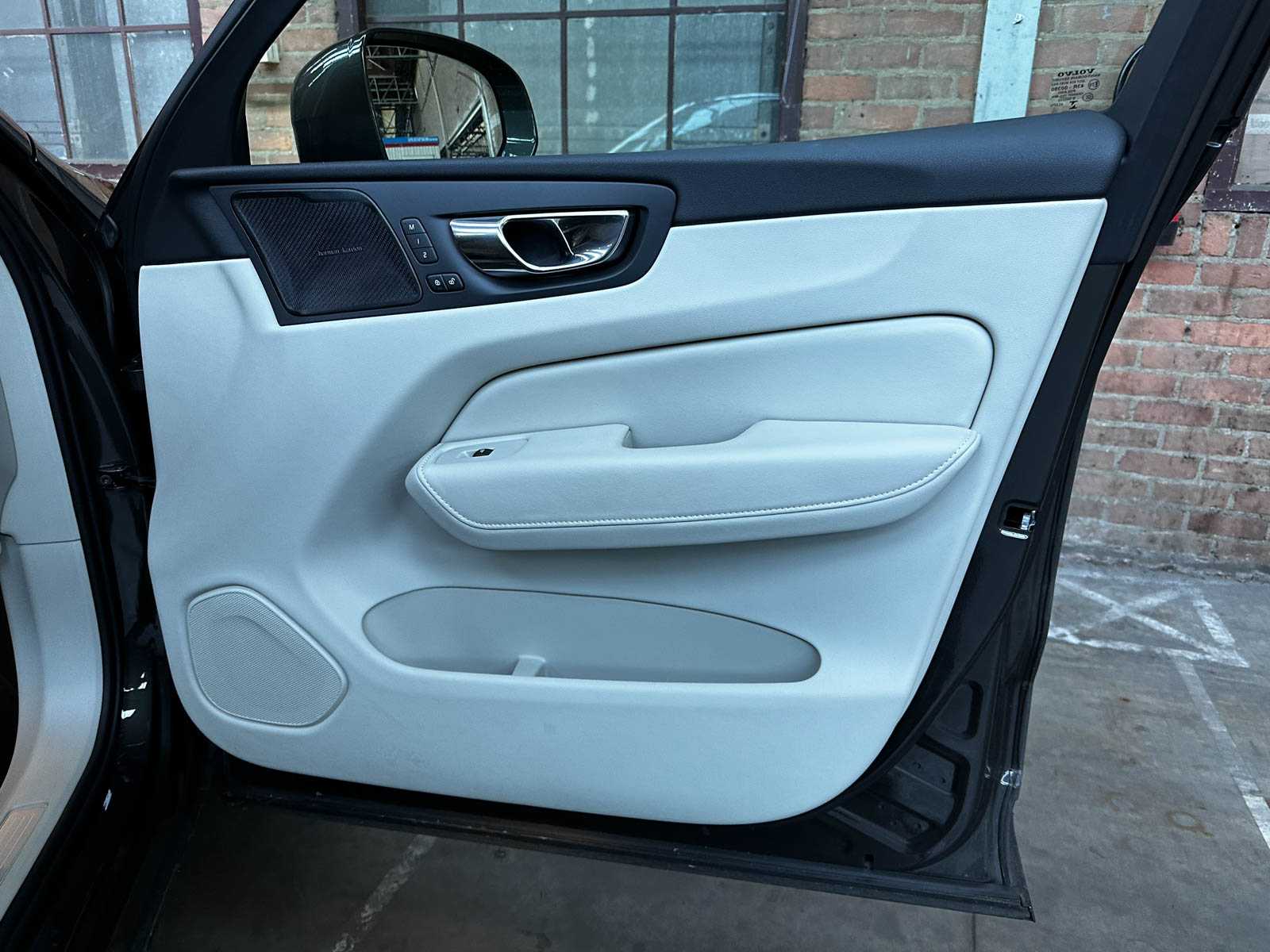 Volvo XC60 2.0 T8 Twin Engine AWD Inscription R-Design 303pk 2019, R-244-TZ