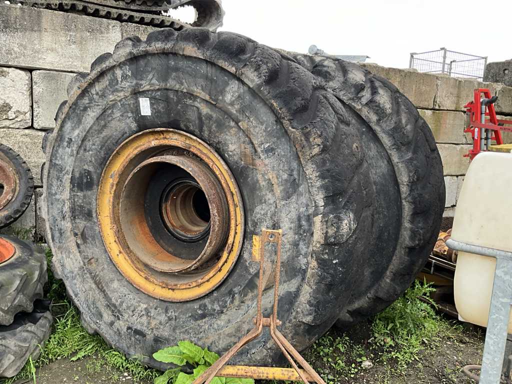 Bulldozer tyres and rims MICHELIN 37.25R35