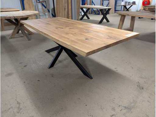 Tree Trunk Table Oak. 220 x 100 x 77cm. Metal spider leg