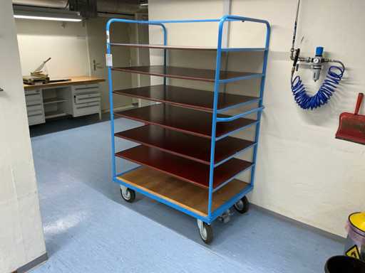 Chariot à étagères