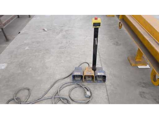   Comutator cu 3 pedale