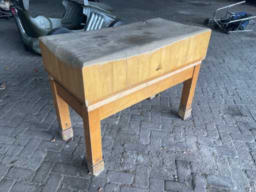 Van Dijks Schneideblock-Tisch