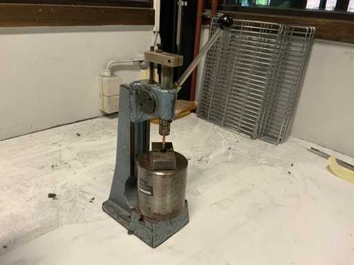 Presse à levier Berg & Schmid