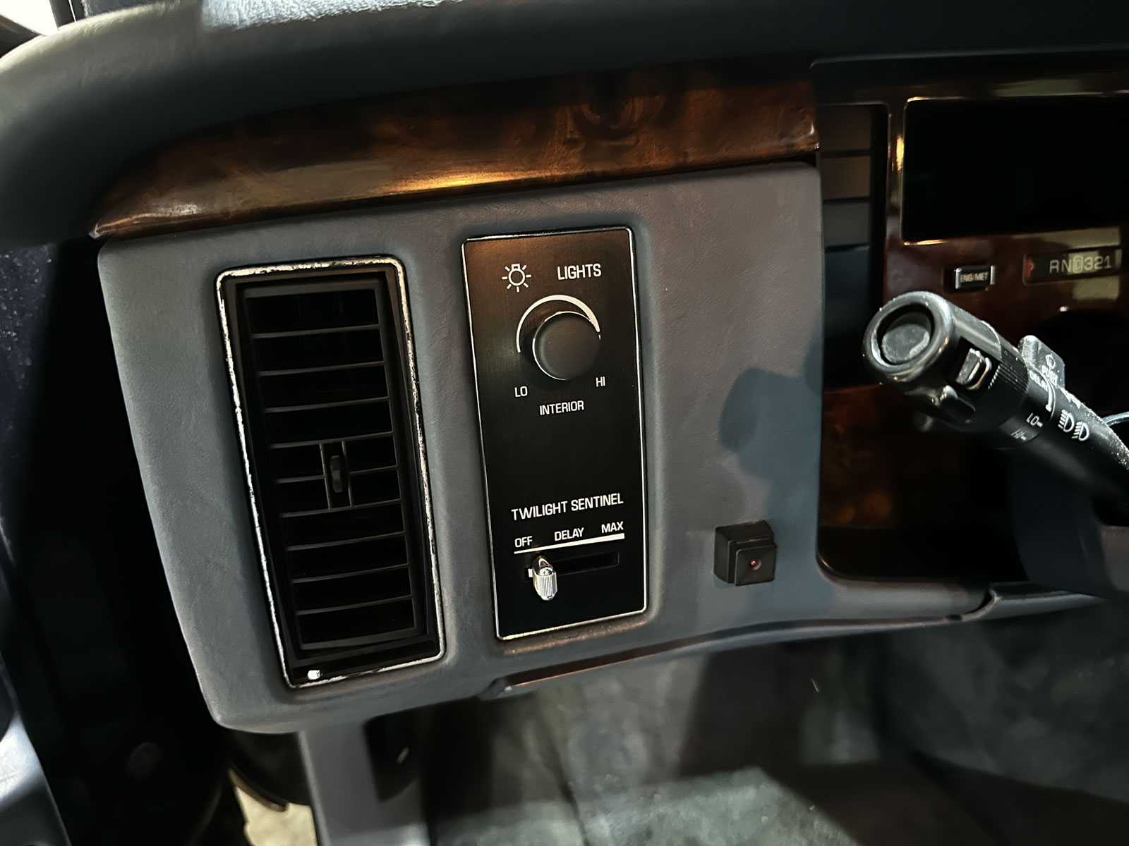 Cadillac Fleetwood Brougham 256pk 1995, G-578-KG