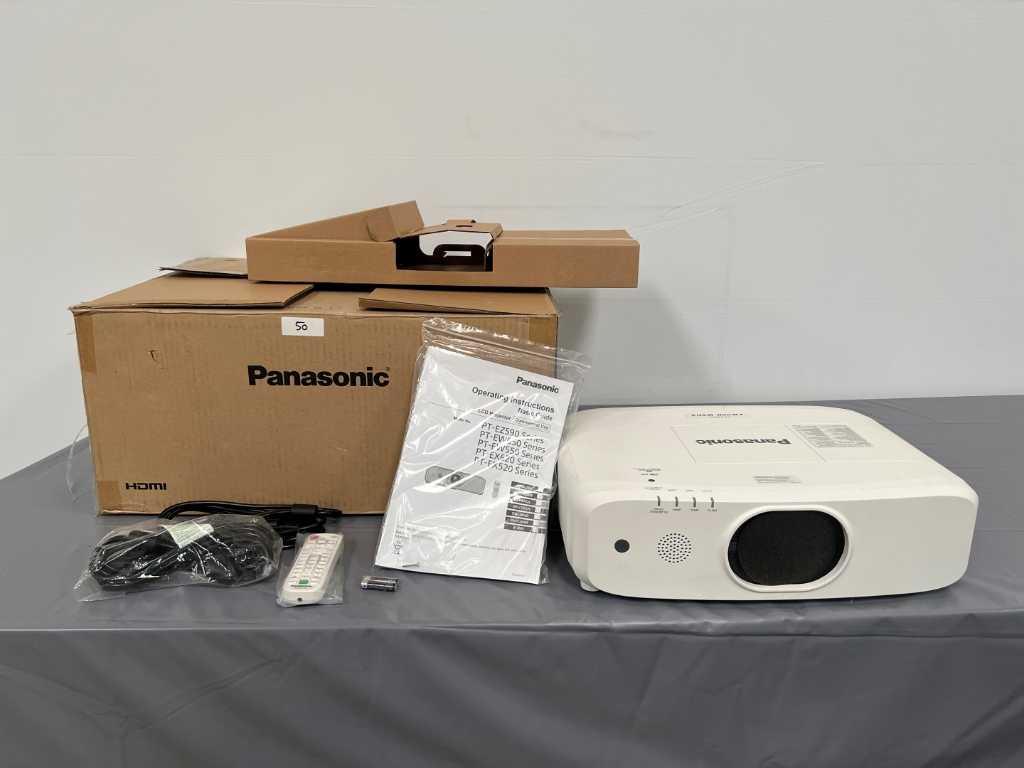 PANASONIC - PT-EW550L - 5000 Lumen LCD-Projektor, nie benutzt
