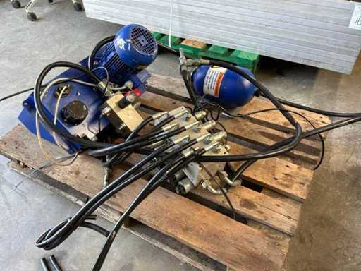 Pompa hydrauliczna / blok dystrybucyjny