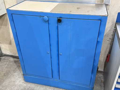  Armoire atelier avec contenu