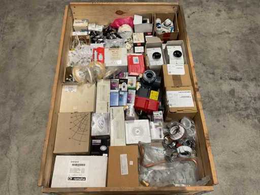 Partia materiałów instalacyjnych