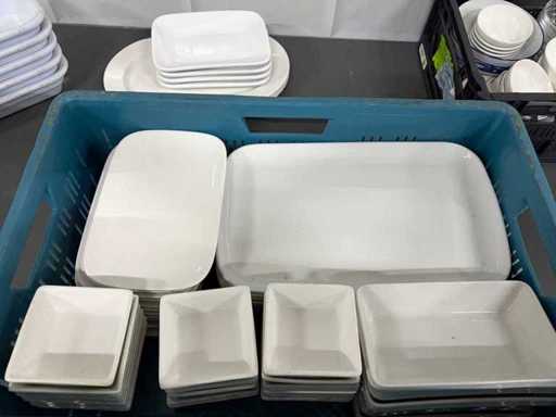 Partij schaaltjes en borden